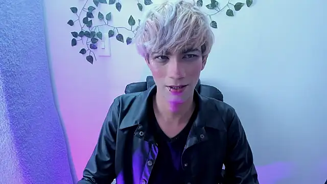 Snapshot of Cooperrosscute233 chatting on September 20, 9:48 pm Cooperrosscute233 online show from September 20, 9:48 pm