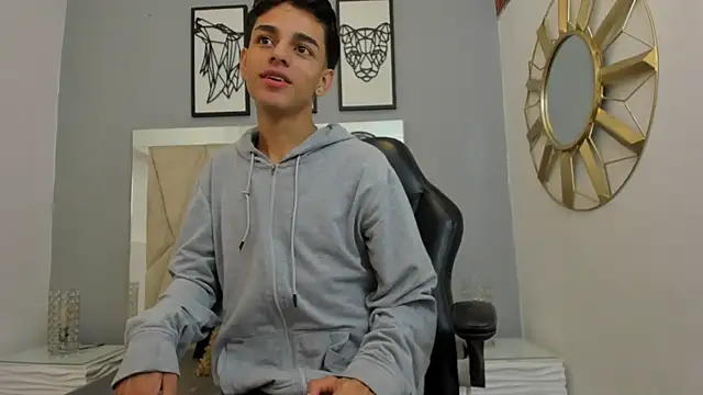 Snapshot of owen__johnson chatting on September 23, 12:04 pm owen johnson online show from September 23, 12:04 pm