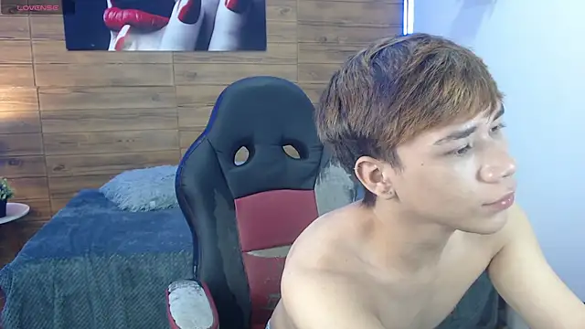 nathanclay online show from April 16, 3:28 am