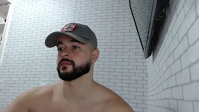 Snapshot of BombeiroHotx chatting on September 30, 8:01 pm BombeiroHotx online show from September 30, 8:01 pm