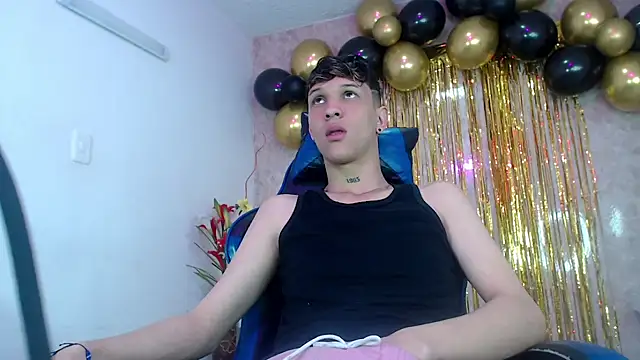 Snapshot of AustinPrice chatting on October 15, 9:33 pm AustinPrice online show from October 15, 9:33 pm