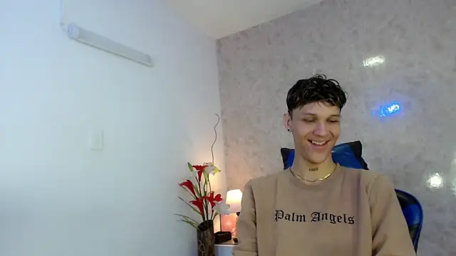 Snapshot of AustinPrice chatting on September 30, 7:50 pm AustinPrice online show from September 30, 7:50 pm