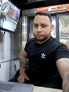 Catire10  online show from December 13, 8:37 pm