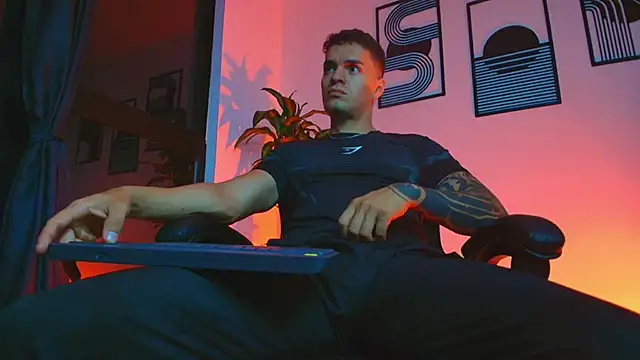 ALPHA DOMINUS  online show from April 15, 4:45 am