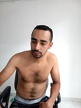 stivenlujan69 online show from April 24, 7:49 pm