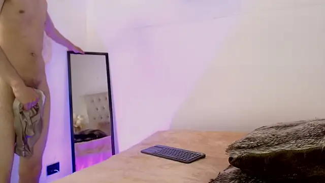 Dulcey  online show from October 5, 5:55 am