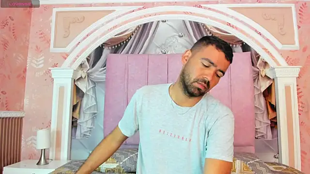 magnus serket online show from January 12, 12:09 pm