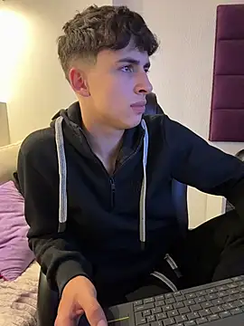 AdrianRinaldi online show from November 26, 10:02 pm