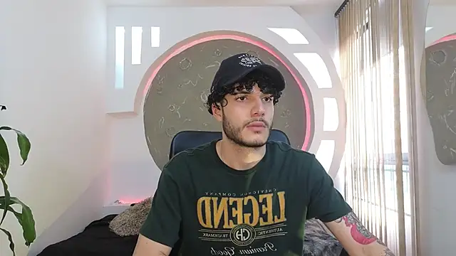 Snapshot of Rafael_Mendezz chatting on October 7, 8:46 pm Rafael Mendezz online show from October 7, 8:46 pm