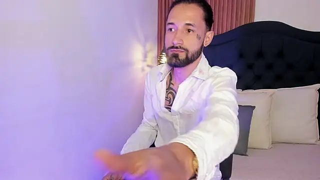 Hisoka 011 online show from February 5, 7:32 pm