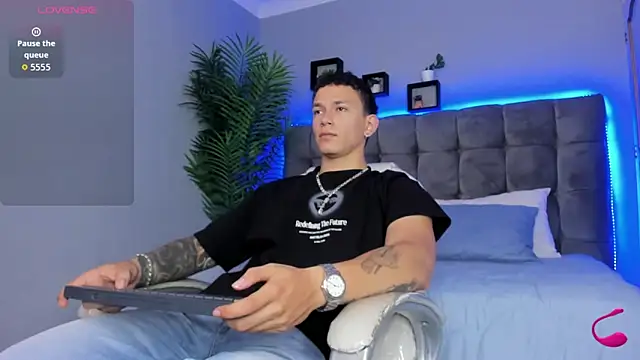 Thomas moon online show from March 29, 2:28 pm