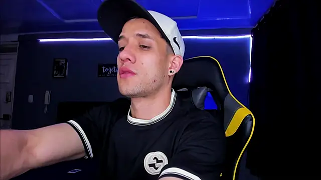 alexgiraldo   online show from October 14, 11:06 am