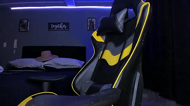 alexgiraldo   online show from October 5, 10:14 pm