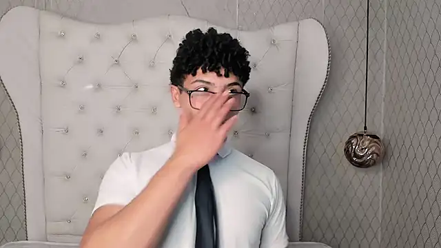 Valentin0 3 online show from November 3, 12:30 pm