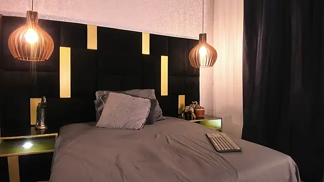 Lucio  Fox online show from February 28, 12:04 pm