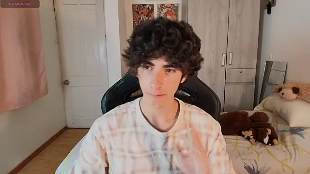 Nude Boy18 online show from March 29, 12:33 am