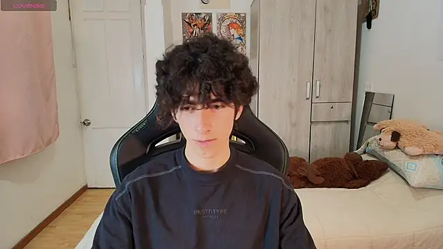 Nude Boy18 online show from March 30, 12:44 am