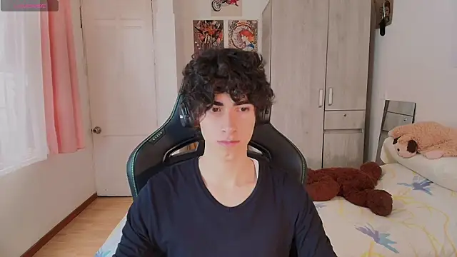 Nude Boy18 online show from March 26, 6:12 pm