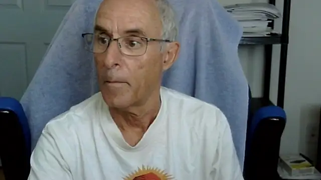 funone1999 online show from October 14, 8:27 pm