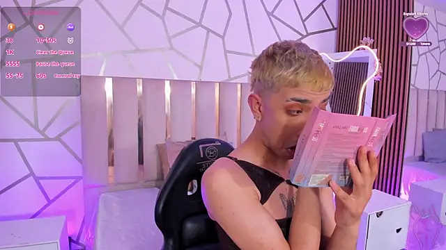 CYRUS TAY online show from April 19, 12:26 pm