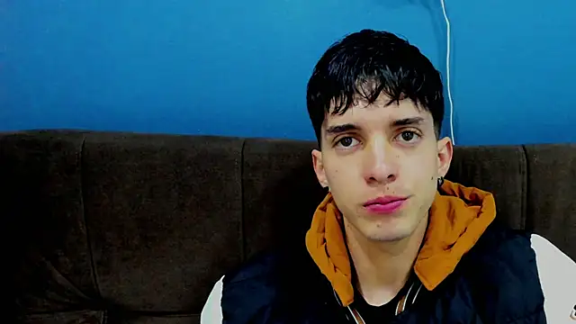 Jheampiiero online show from December 18, 2:13 pm