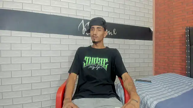 Snapshot of Sexvergon_26 chatting on October 14, 7:21 pm Sexvergon 26 online show from October 14, 7:21 pm
