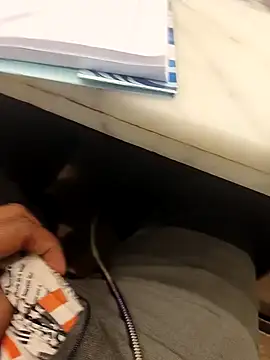 hotboy43339 online show from February 4, 6:52 am