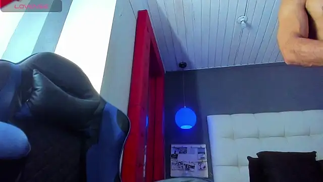 Yiyo10  online show from February 20, 6:19 am