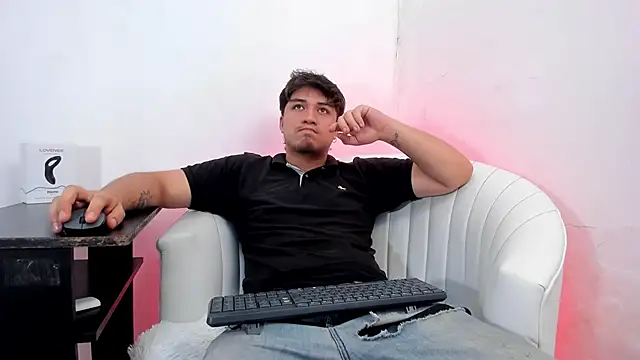 juanmechanic  online show from June 17, 3:25 pm