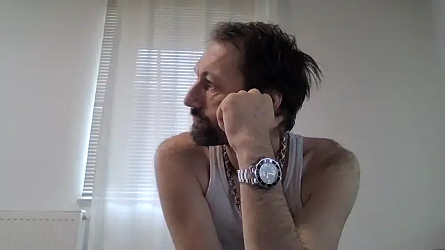 Snapshot of XLBarehengst chatting on October 4, 7:35 am XLBarehengst online show from October 4, 7:35 am