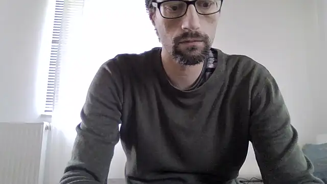 Snapshot of XLBarehengst chatting on September 28, 10:24 am XLBarehengst online show from September 28, 10:24 am