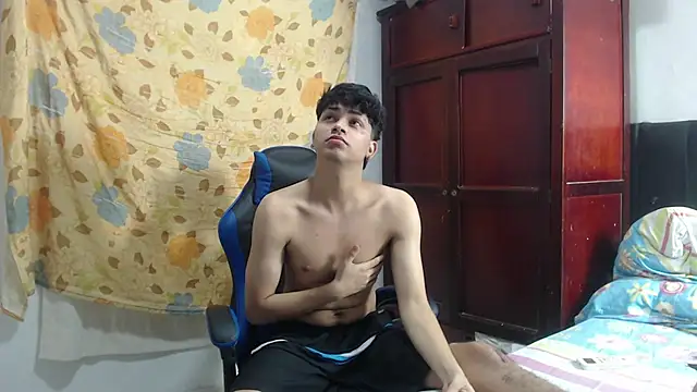 alice julls online show from June 7, 8:27 pm