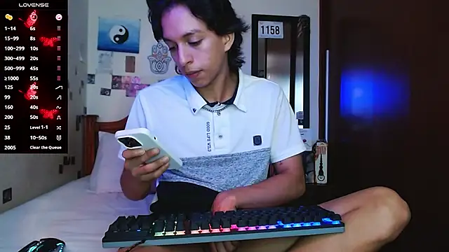 DannyPhantom555 online show from December 13, 7:53 pm