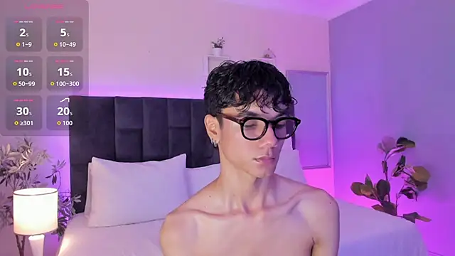 Phillicious   online show from November 20, 10:41 pm