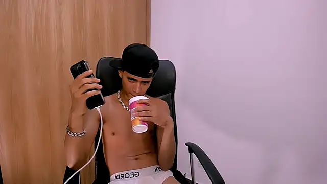 Toy boy777 online show from February 11, 6:29 am