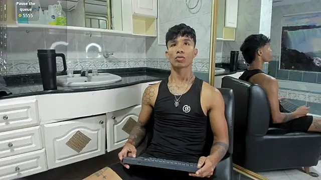 Snapshot of Frank98_ chatting on September 15, 5:47 pm Frank98 online show from September 15, 5:47 pm