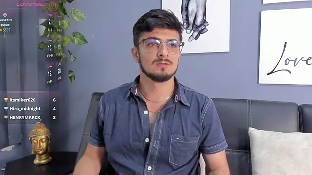 Snapshot of AaronFuentes7 chatting on September 13, 7:48 pm AaronFuentes7 online show from September 13, 7:48 pm