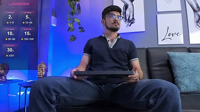 Snapshot of AaronFuentes7 chatting on September 17, 8:10 pm AaronFuentes7 online show from September 17, 8:10 pm
