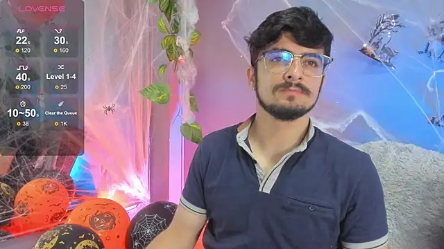 Snapshot of AaronFuentes7 chatting on October 17, 6:45 pm AaronFuentes7 online show from October 17, 6:45 pm