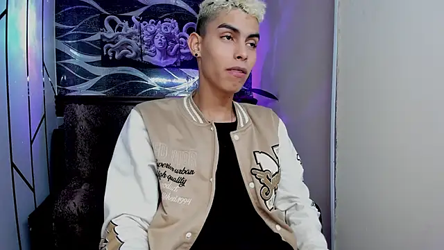 Room 69x online show from January 18, 3:52 am