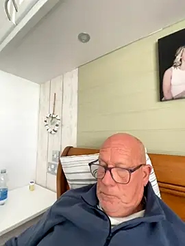 philefc online show from September 23, 9:19 am