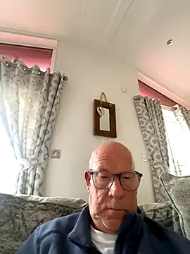 philefc online show from October 3, 10:09 am