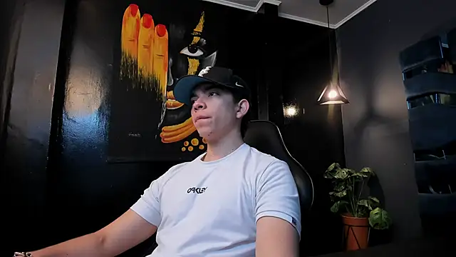 Eryonbradley online show from December 15, 11:29 am