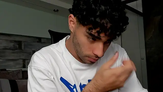 RaphaelDufort online show from January 5, 6:00 pm