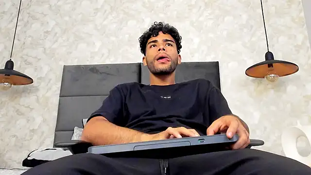 Snapshot of RaphaelDufort chatting on October 16, 12:07 am RaphaelDufort online show from October 16, 12:07 am