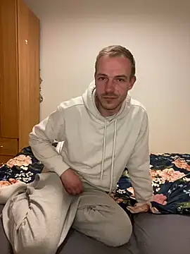 Skinny0150 online show from April 28, 9:19 pm