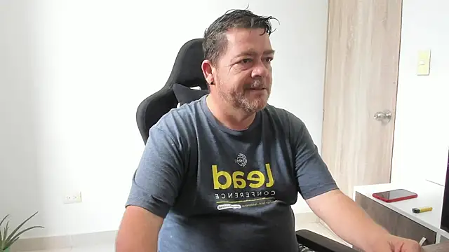 massimo dannger online show from November 13, 4:33 pm