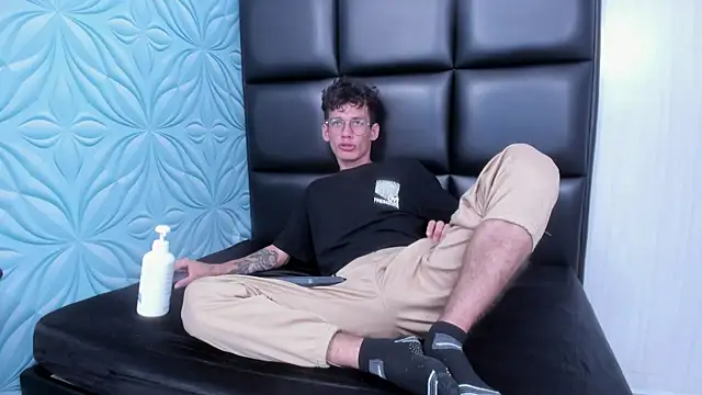 LittleMax23 online show from November 29, 1:46 pm