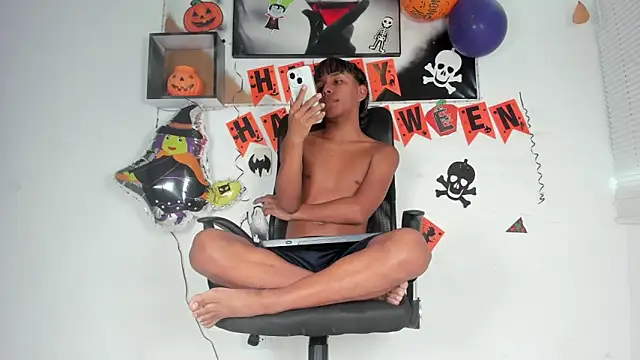 tyler twink boy online show from October 24, 1:57 pm