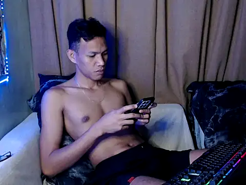 fantasy davidxx online show from October 20, 10:30 am